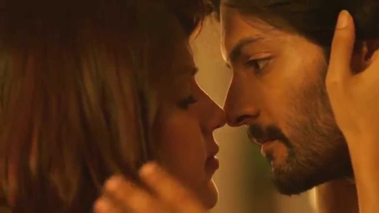 Kissing Burji | Rhea Chakraborty | Ali Fazal | Sonali Cable |