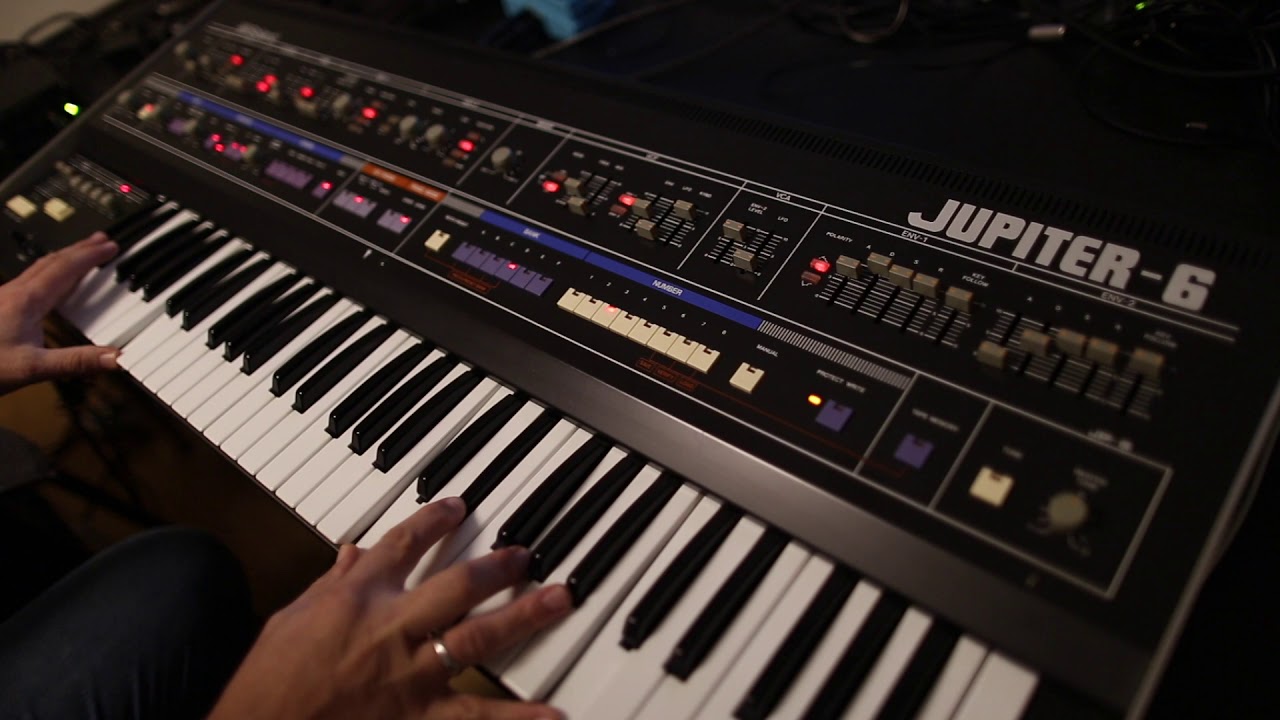Roland JUPITER-6 new arrival
