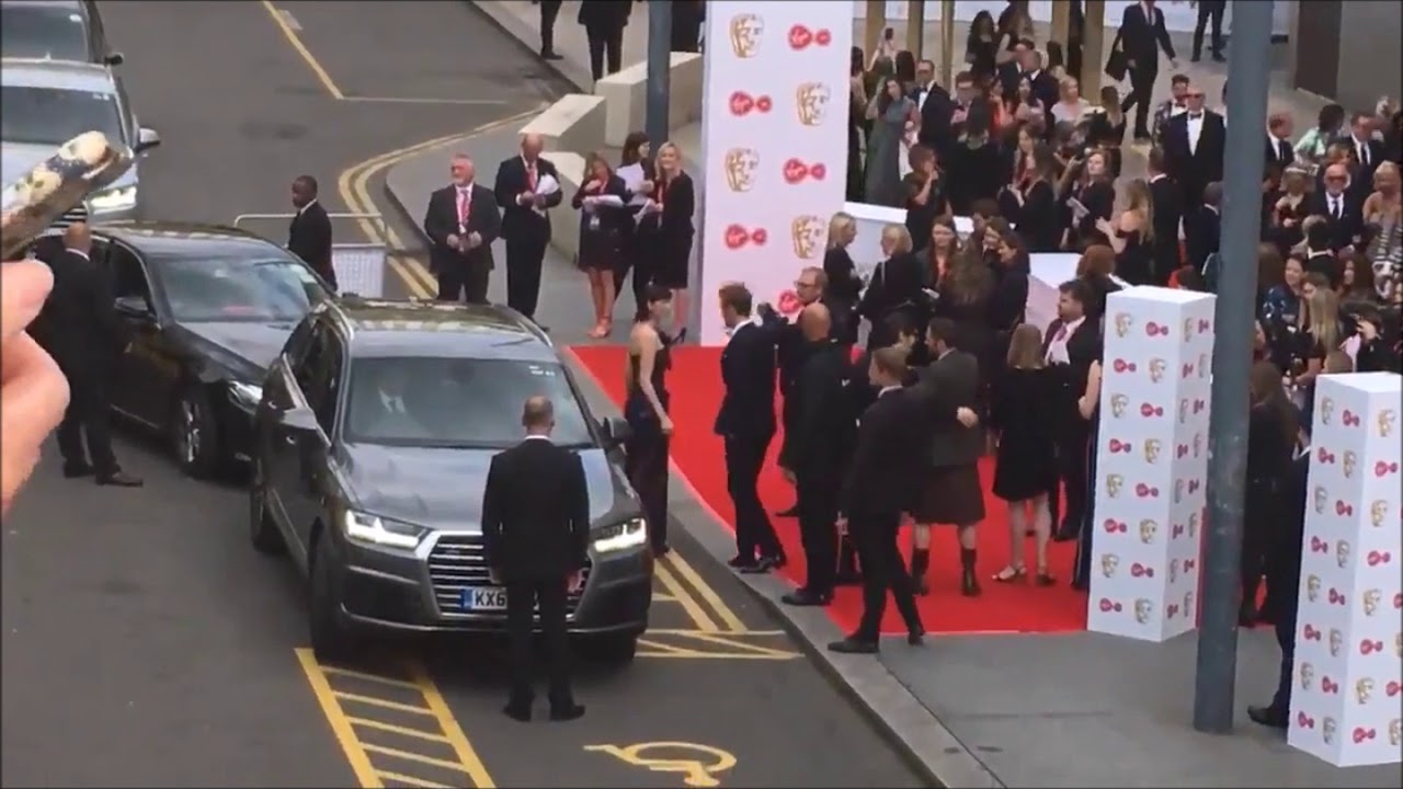Chegada de Sam e Cait ao Bafta 2018- 13/05/2108 Video 2