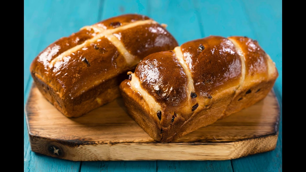 How to make a Hot Cross Bun Loaf| Stacey Dee's Kitchen