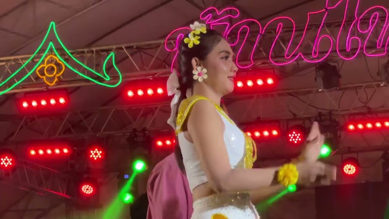 รวมช่วงรำวงยาวๆ จ้า#รำวงเพชรบุรี วงดนตรี #บ้านไทยคอมโบ้(สาคร)😊นางรำสาวสวย #รำวงคณะน้องโบว์นภาพร😊🎧