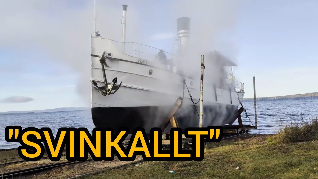 Ångbåten Flottisten dras upp på land!