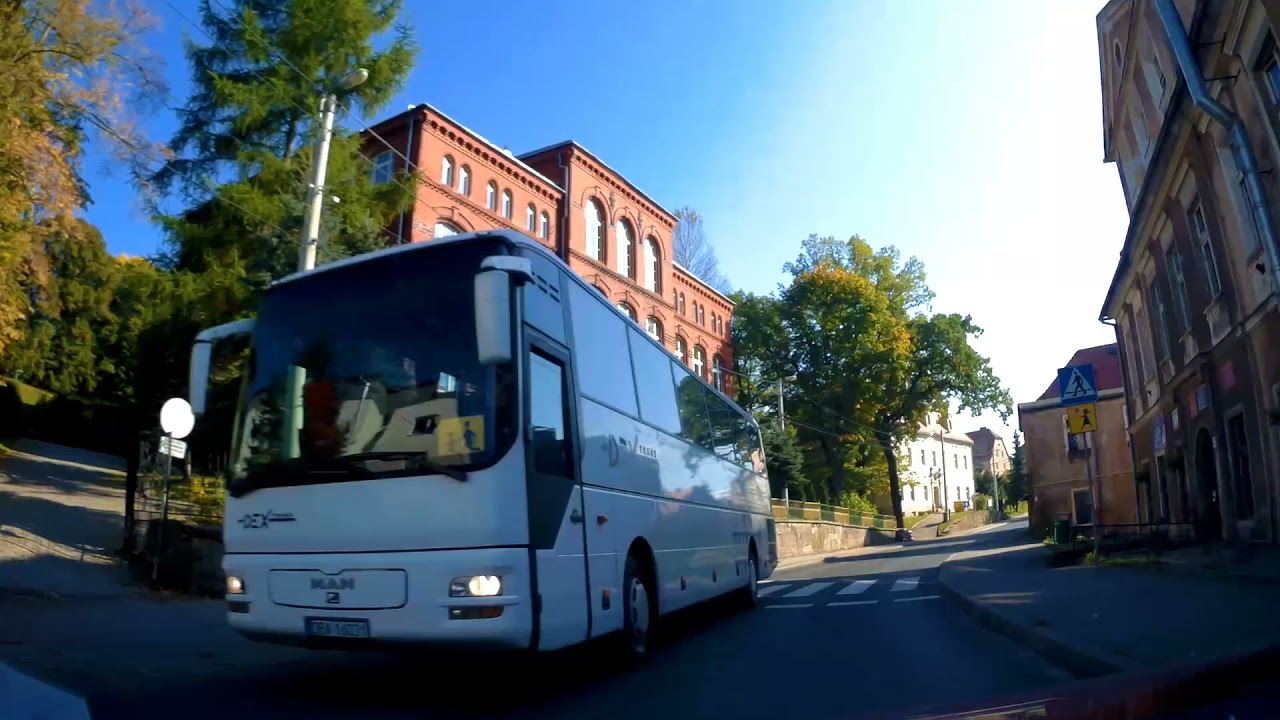 Jedziemy autem przez Głuszycę Dolną i Górną na Dolnym Śląsku 08 10 2021 r