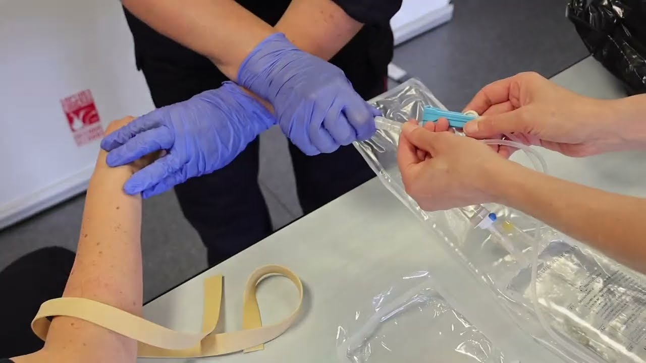 Préparation et aide à la pose d’une perfusion