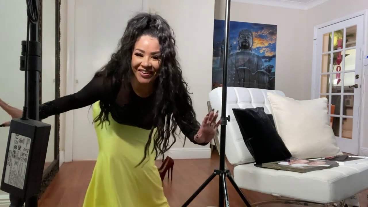 DETRÁS DE CÁMARAS VESTIDA Y VESTIDOS DE GALA - (Carolina Sandoval)