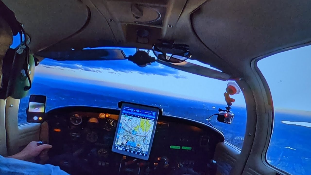 Sunset Flight in the Piper Tomahawk PA-38-112 , Cameron Park Airport, California