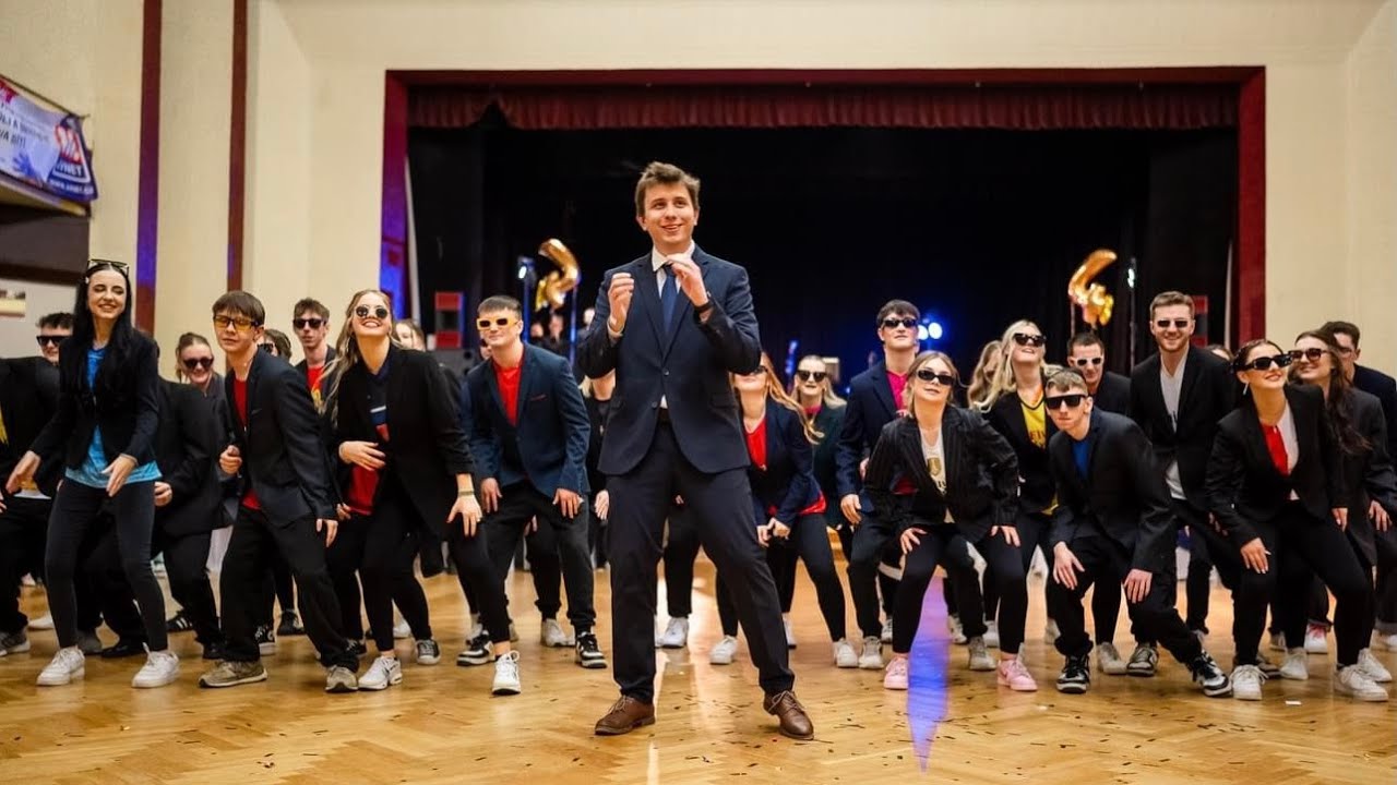 PŘEDTANČENÍ 4.A - maturitní ples TRIVIS TPO