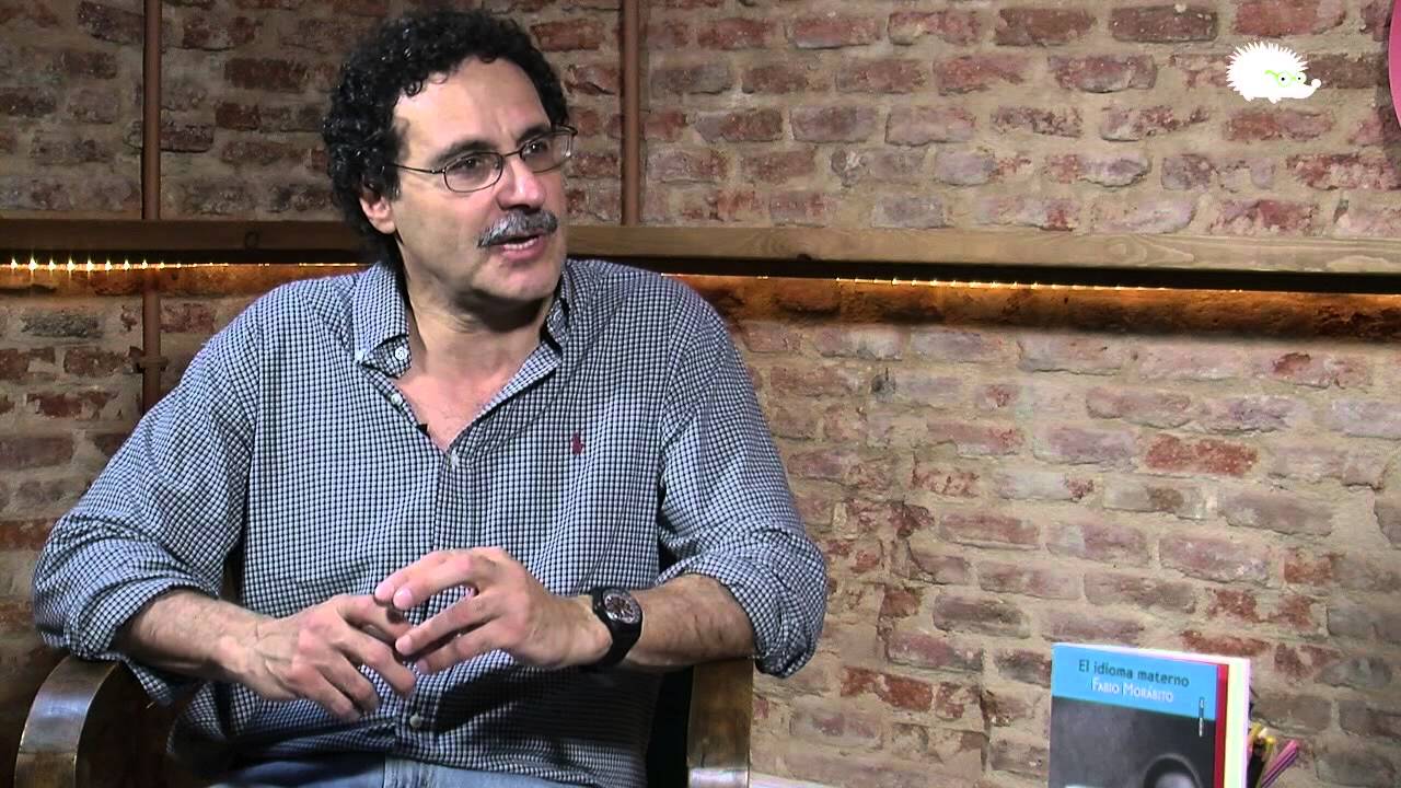 Fabio Mor&aacute;bito habla del h&aacute;bito de subrayar libros. Aperitivo de entrevista