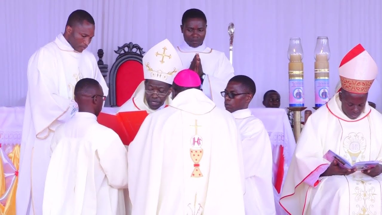 SASA NI ASKOFU KAMILI: VINCENT MWAGALA ASKOFU WA JIMBO JIPYA LA MAFINGA