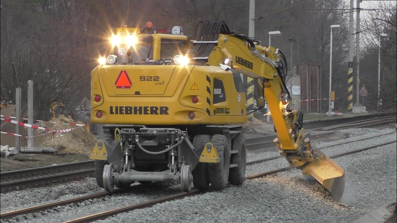 Liebherr 922 rail with great skills operator