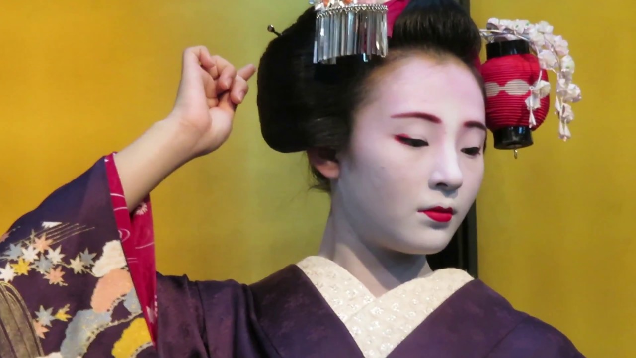 2018年　祇園甲部・花の宴　舞妓 茉利佳さん　芸妓 紗月さん