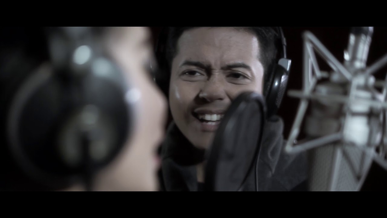 KASIH-Anisa Rahma & Andi KDI (Official Video Clip)