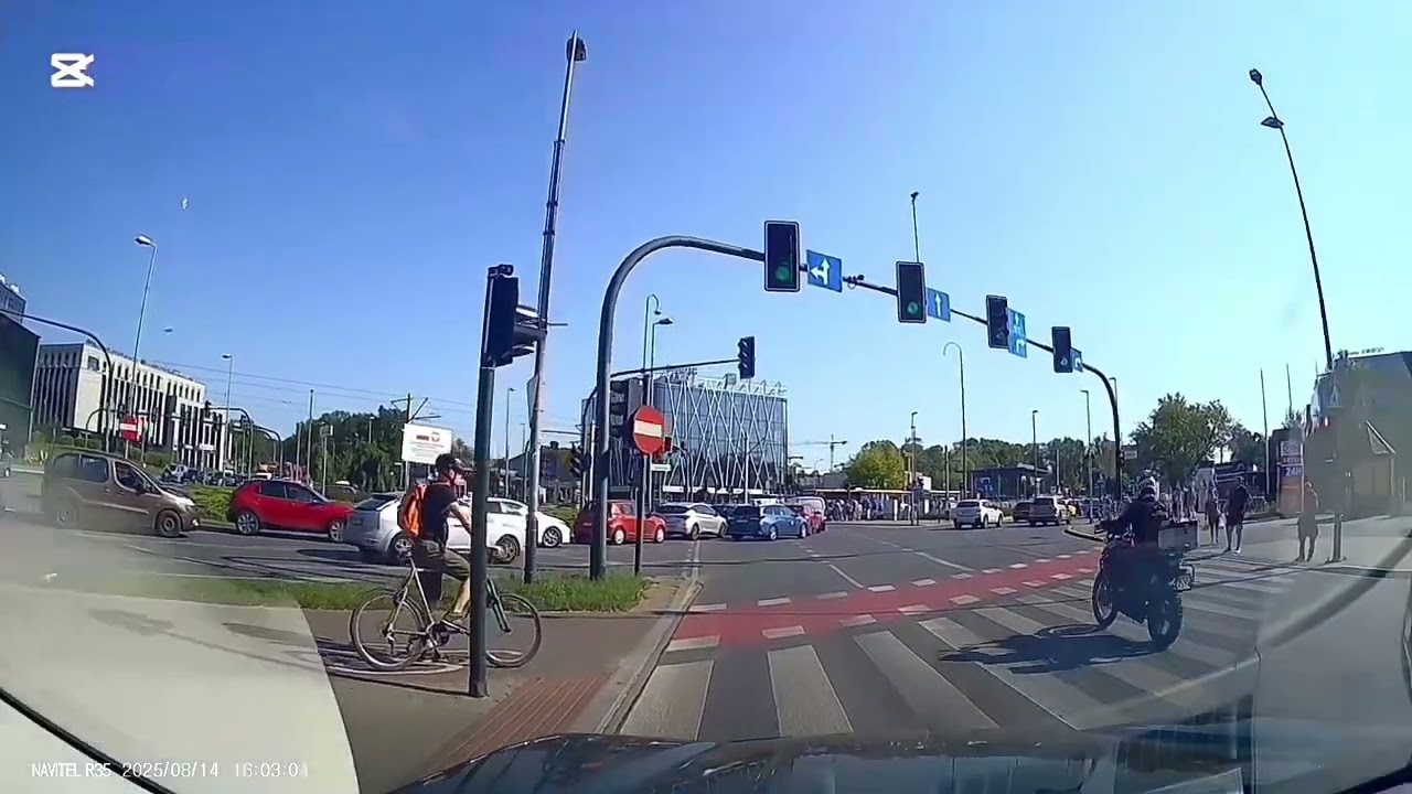 Jazda na sygnale czerwonym również wtedy, gdy byliśmy wewnątrz skrzyżowania, to kardynalny błąd