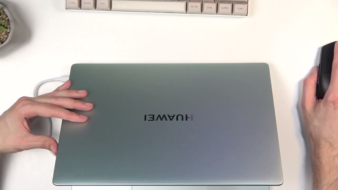 HUAWEI MateBook 14 (2024) Unboxing and First Impressions