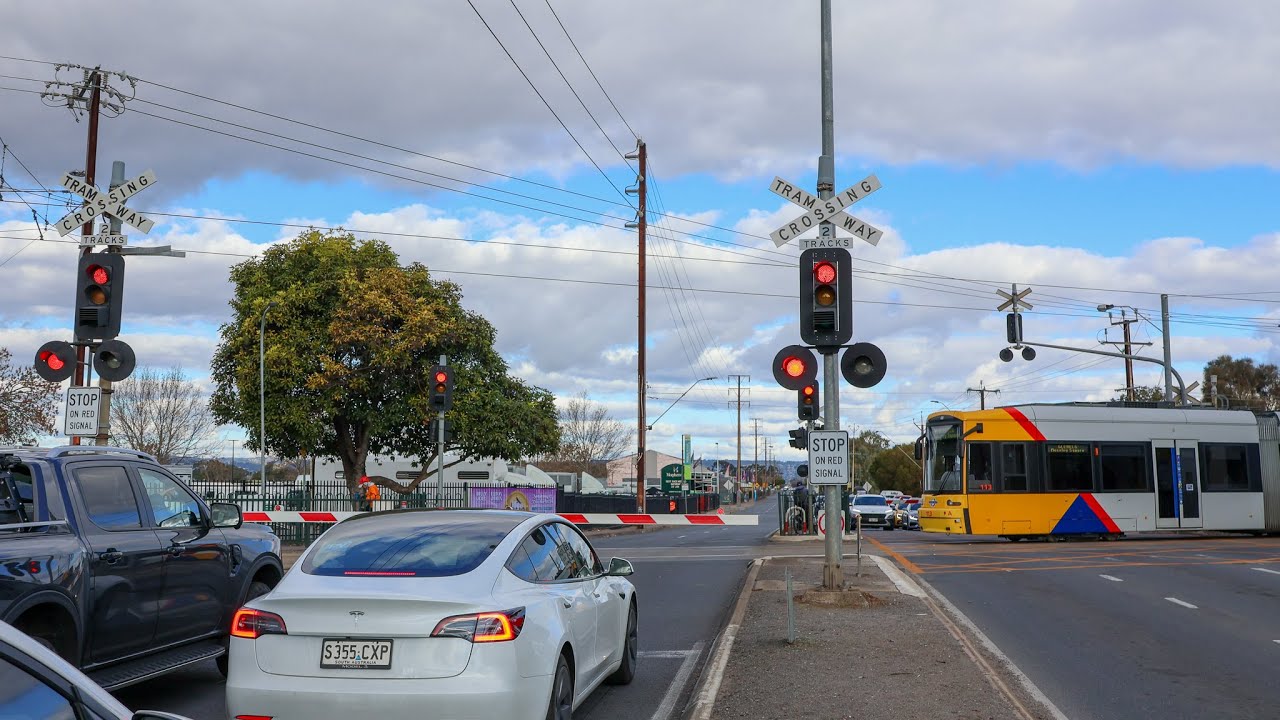 Morphett Road, Novar Gardens, SA | Removed Tramway Crossing