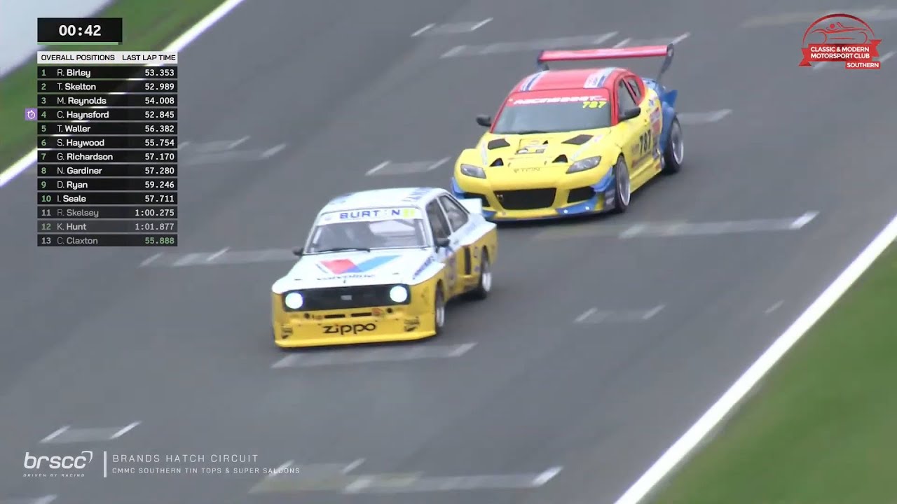 Last lap overtake at Brands Hatch #fire #race #motorsport #mazda