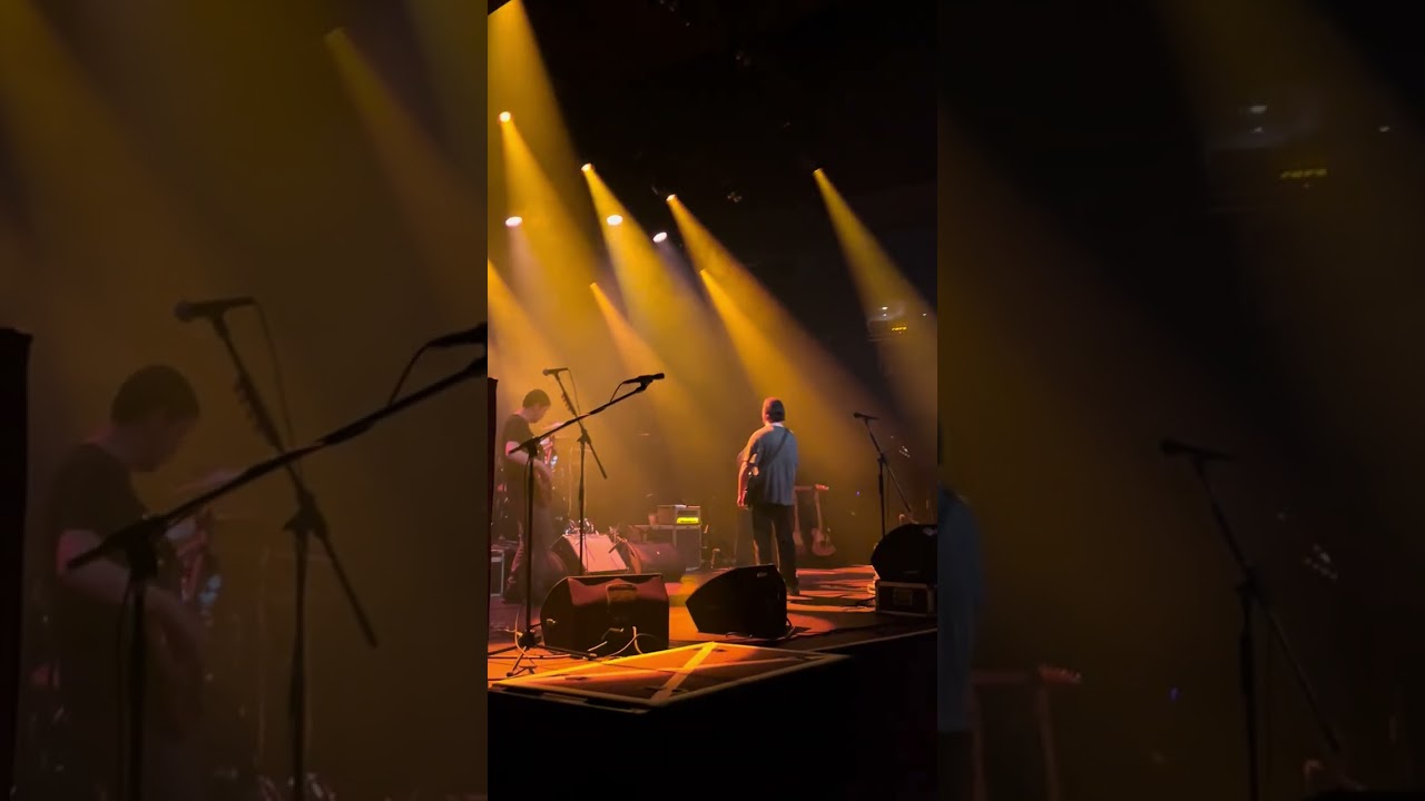 Duman - Yanibasimdan / Batuhan Mutlugil muhtesem uzun solo!!!!