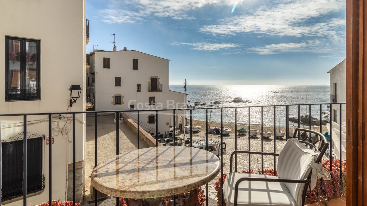 Apartamento en primera línea de mar en Calella de Palafrugell | Ref 7008PL