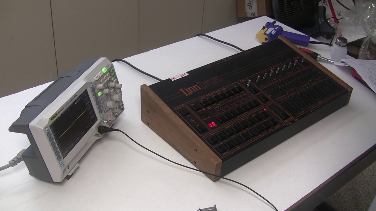 Synthchaser #046 - LinnDrum Repair 2/3 - Fixing Drum Sounds & Noise