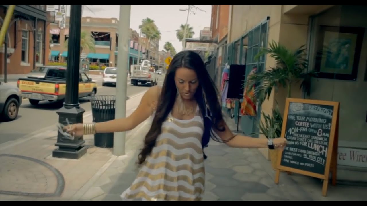 Beckah Shae - #putyourloveglasseson (Official Video)