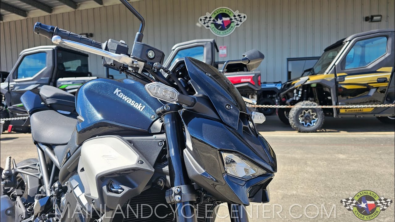 2025 KAWASAKI Z900 BLACK WALK-AROUND