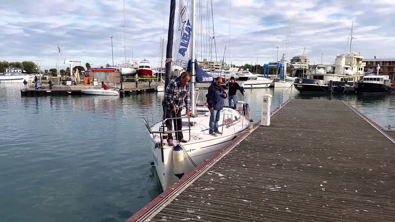 Corsi Albatros | Disormeggio con vento al traverso | 2015