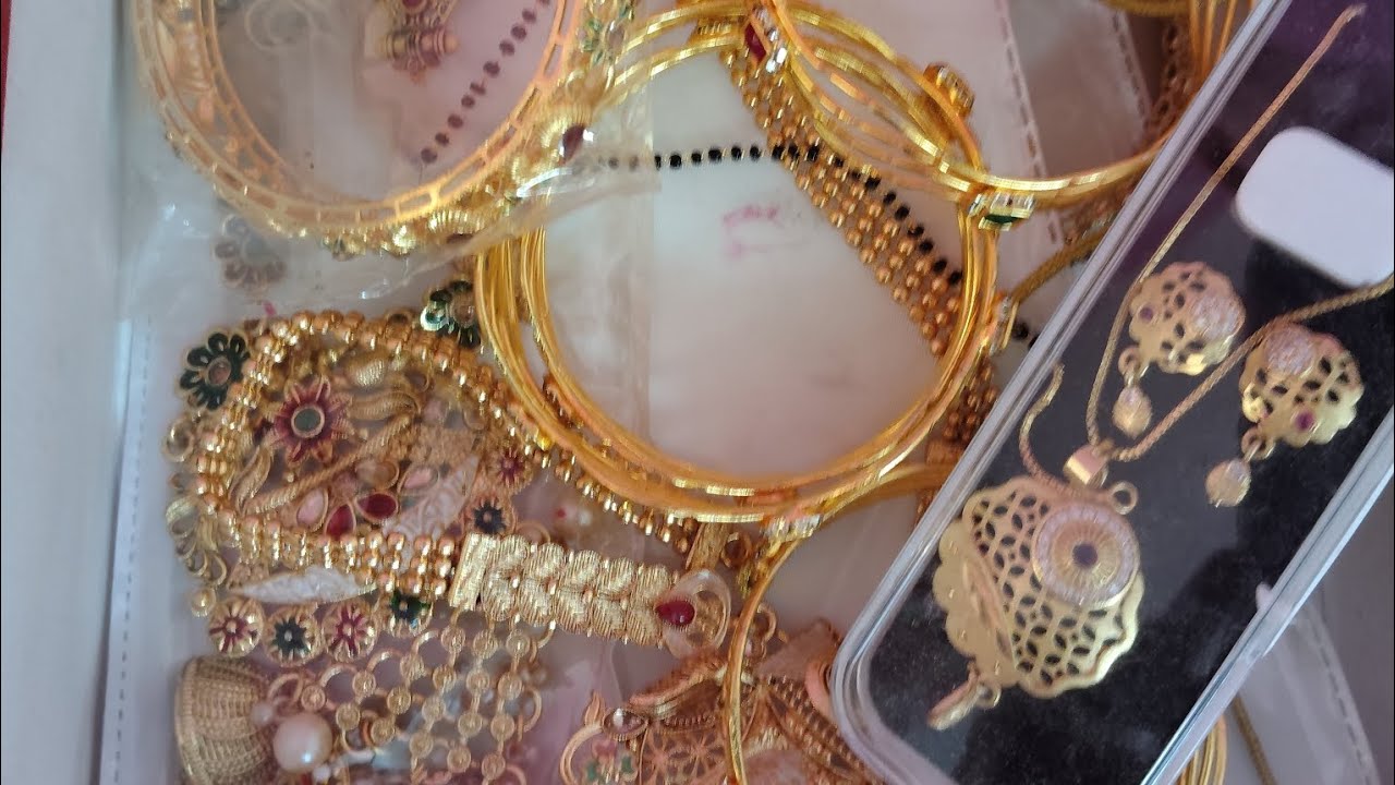 Sale Wholesale se bhi price m jewellery ek, ek krke bhi le skte h😊