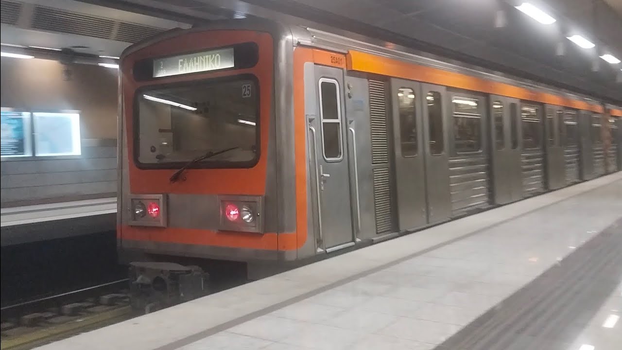 Συρμοί Μετρό στη Ηλιούπολη