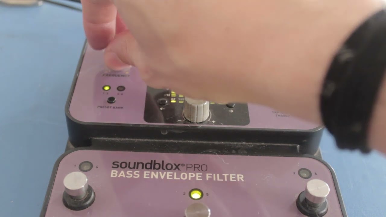 Soundblox PRO Bass Envelope Filter ( no talking, just twiking)