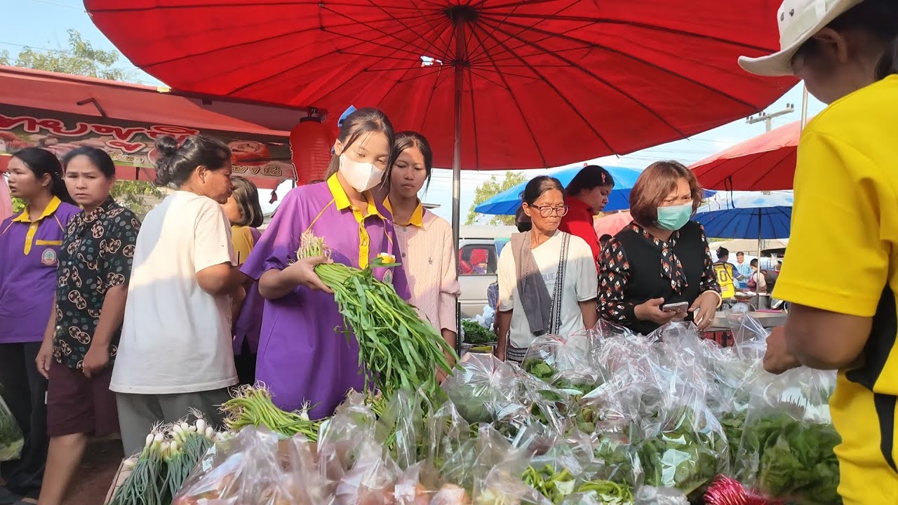 ทั้งสดทั้งสวยขายไม่แพงแถมปลอดสารลูกค้าติดใจซื้อดีคือเก่าตลาดคลองถมหมุ่บ้านช้าง 