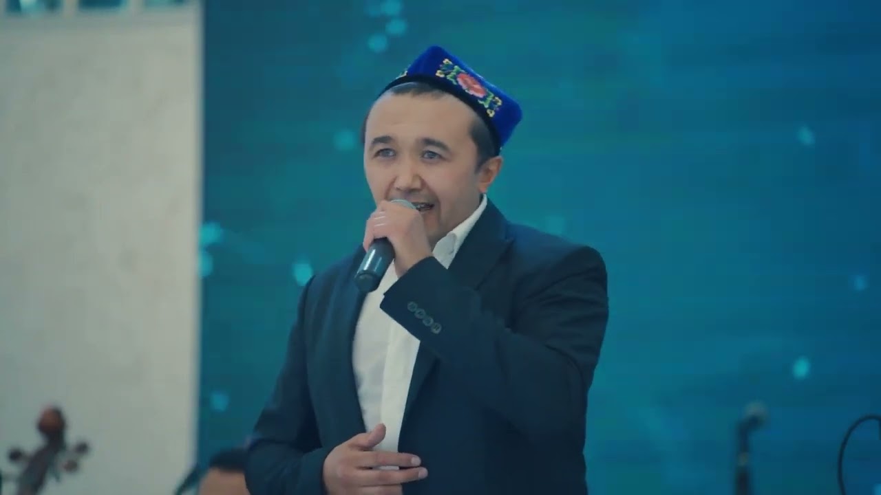 Сейитжан Заитов и сборный ансамбль уйгурских музыкантов.