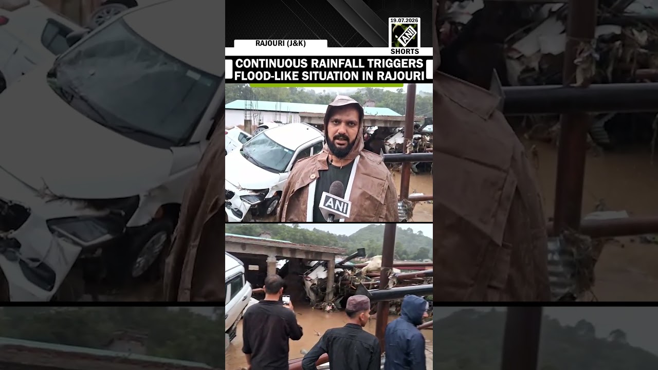 Flash Floods devastate J&K&rsquo;s Rajouri, wash away multiple vehicles