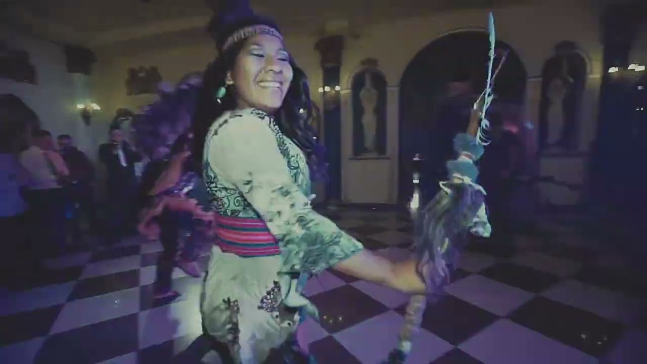 JAGUAR - TOBAS COVER BY TARI BOLIVIA LIVE