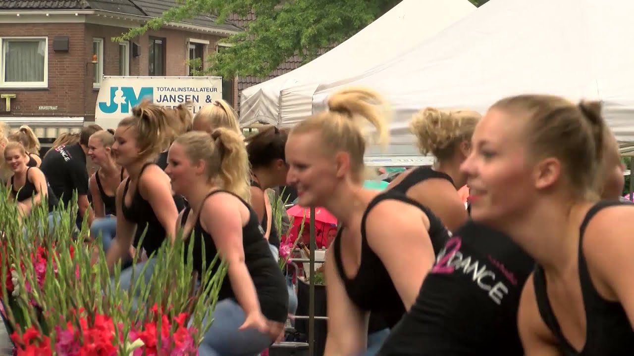 In2dance en Miss Summer 2015 met Miss Odette voor i2d
