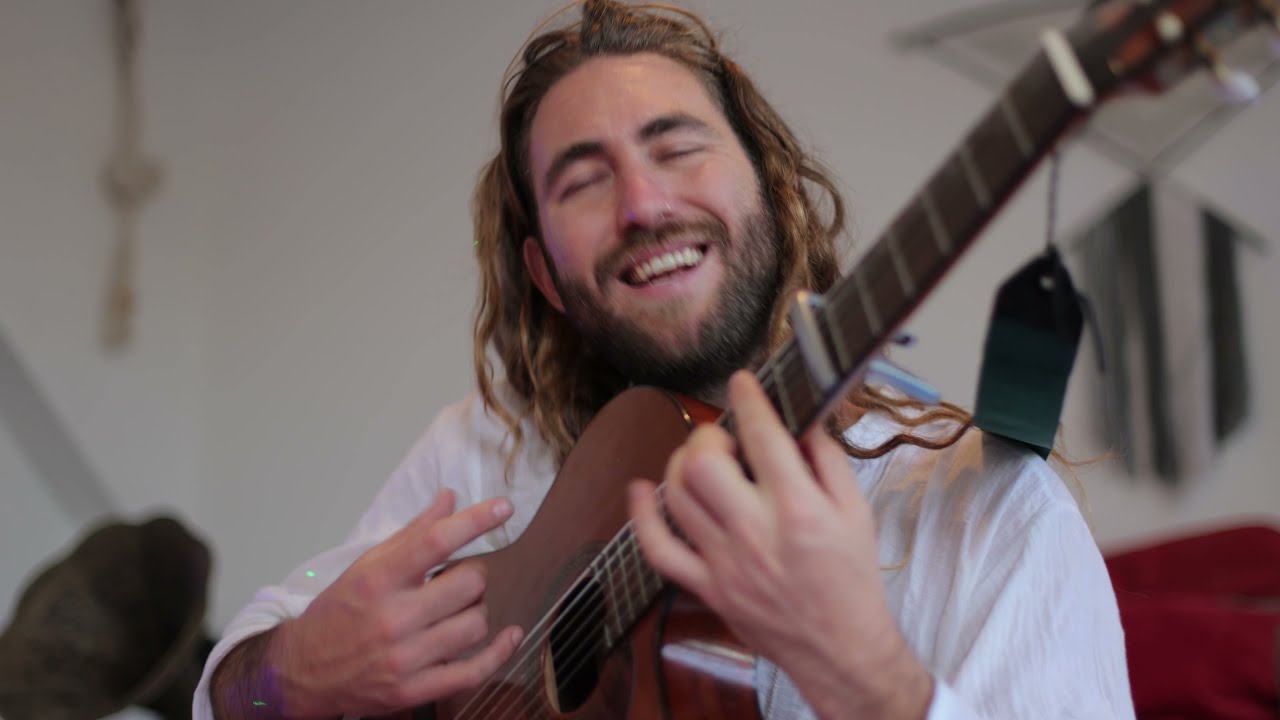 יש מקום - צבי שרף Tzvi Sharf