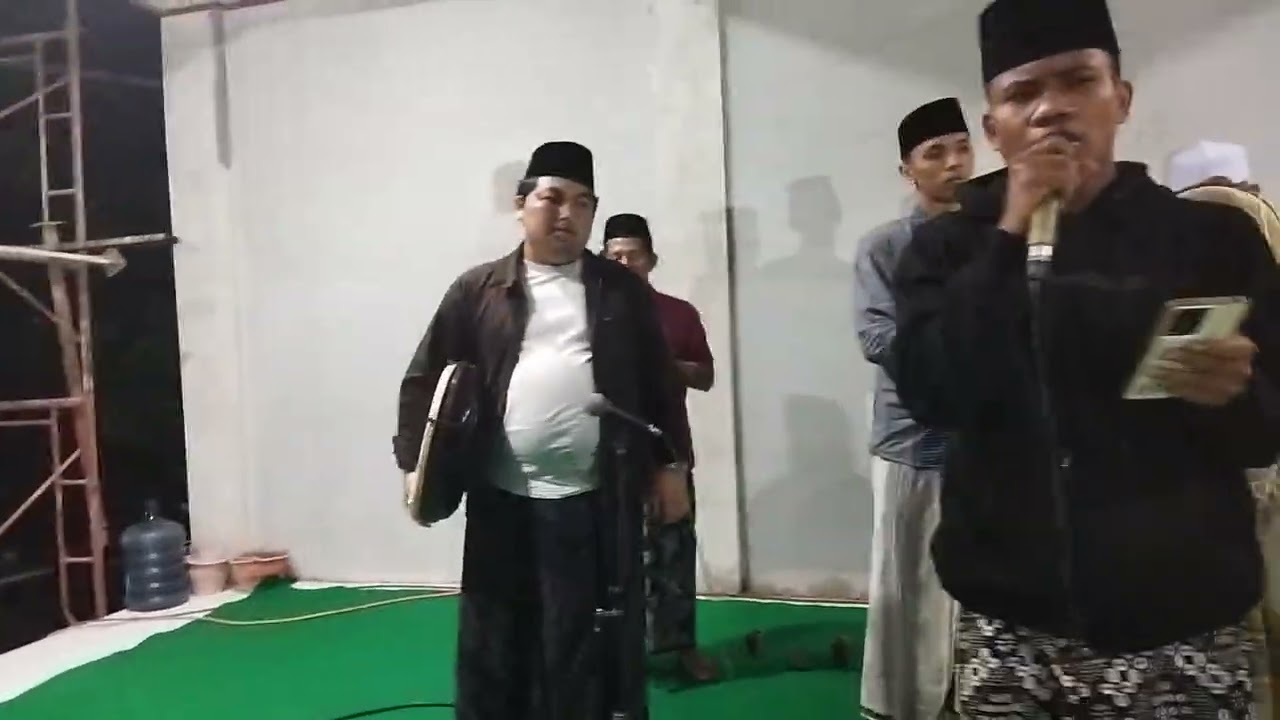  Ak pernah merasakan rindu, tp tak pernah sedalam ini.Ak pernah merasakan, tp tak setenggelam ini