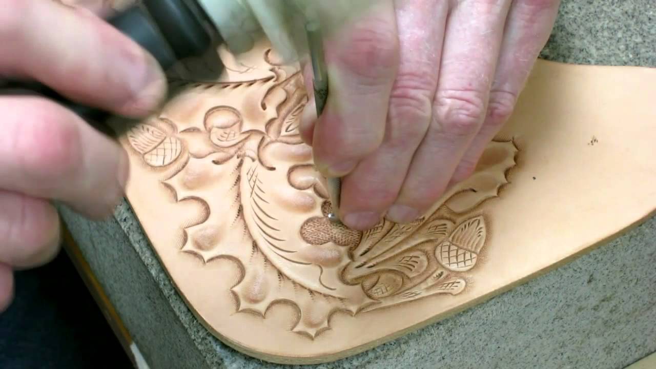 Western Culture ⭐ Leather tooling oak leaves and acorns - Part 2 - leather craft