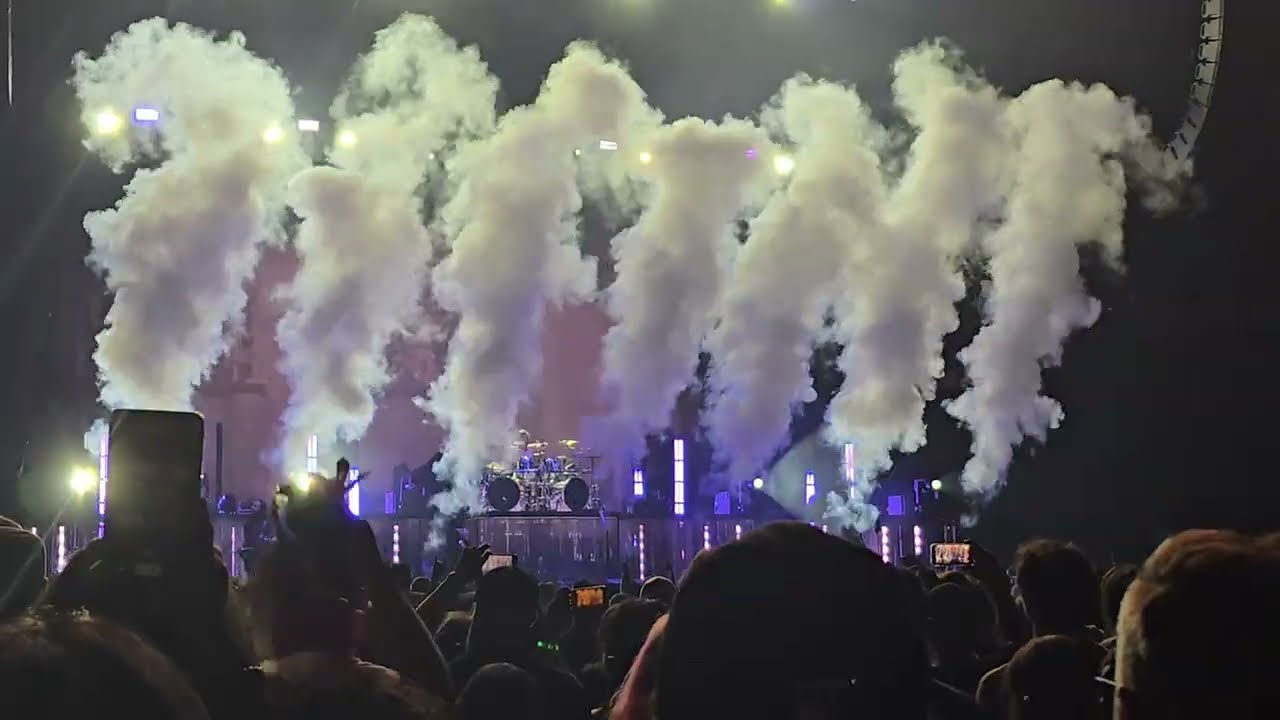 Only Pain by Gojira (live in Vancouver 01-10-25)