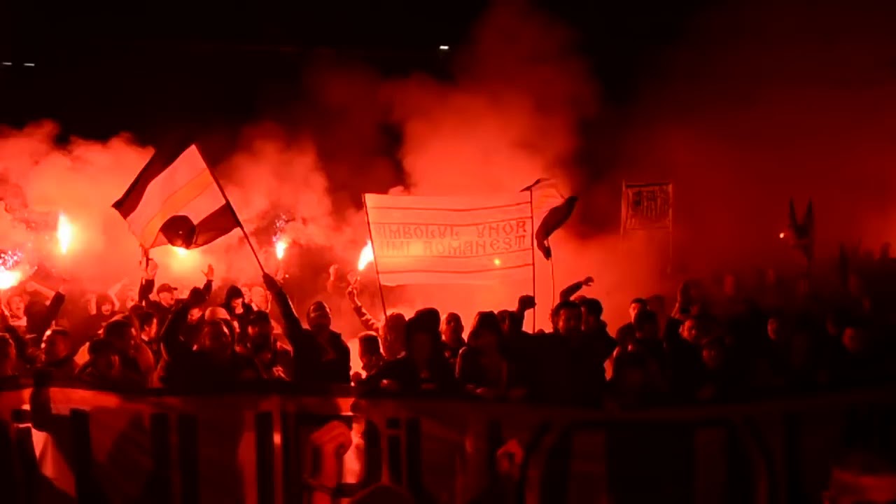 Peluza Sepcile Rosii - în față la Primăria Cluj-Napoca