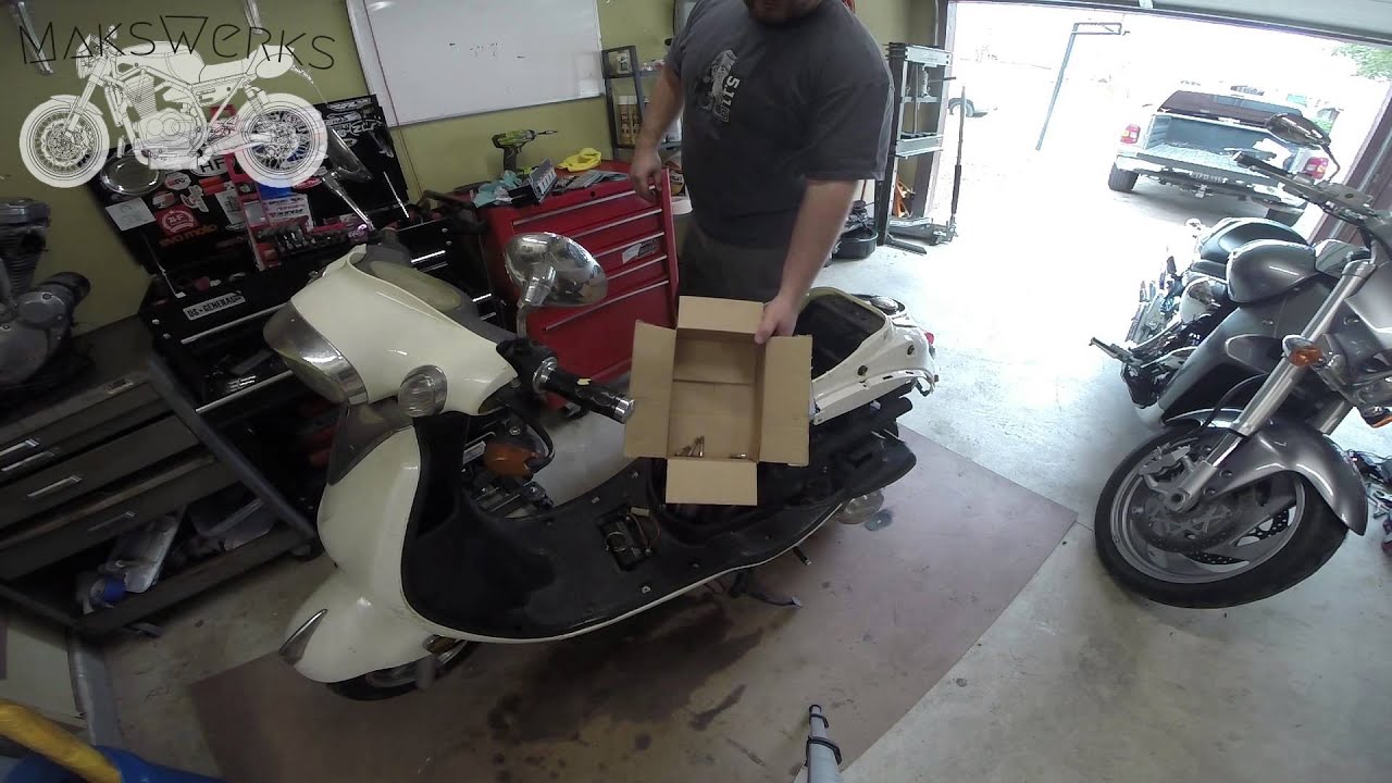 MaksWerks Garage - Parting a Chinese Scooter