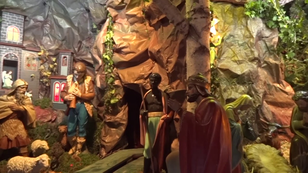 Gite en Alsace : Crèche à l'église de Grendelbruch