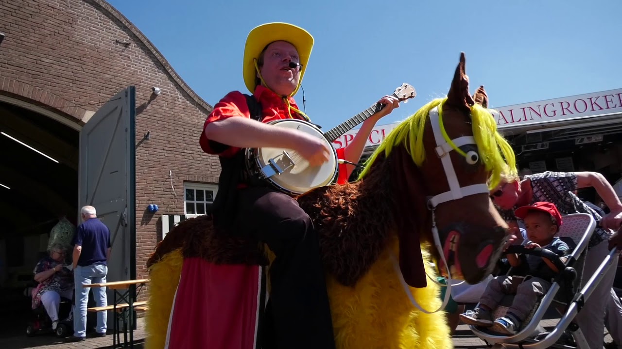Kijkje in de markthal van Didam met de Banjoman