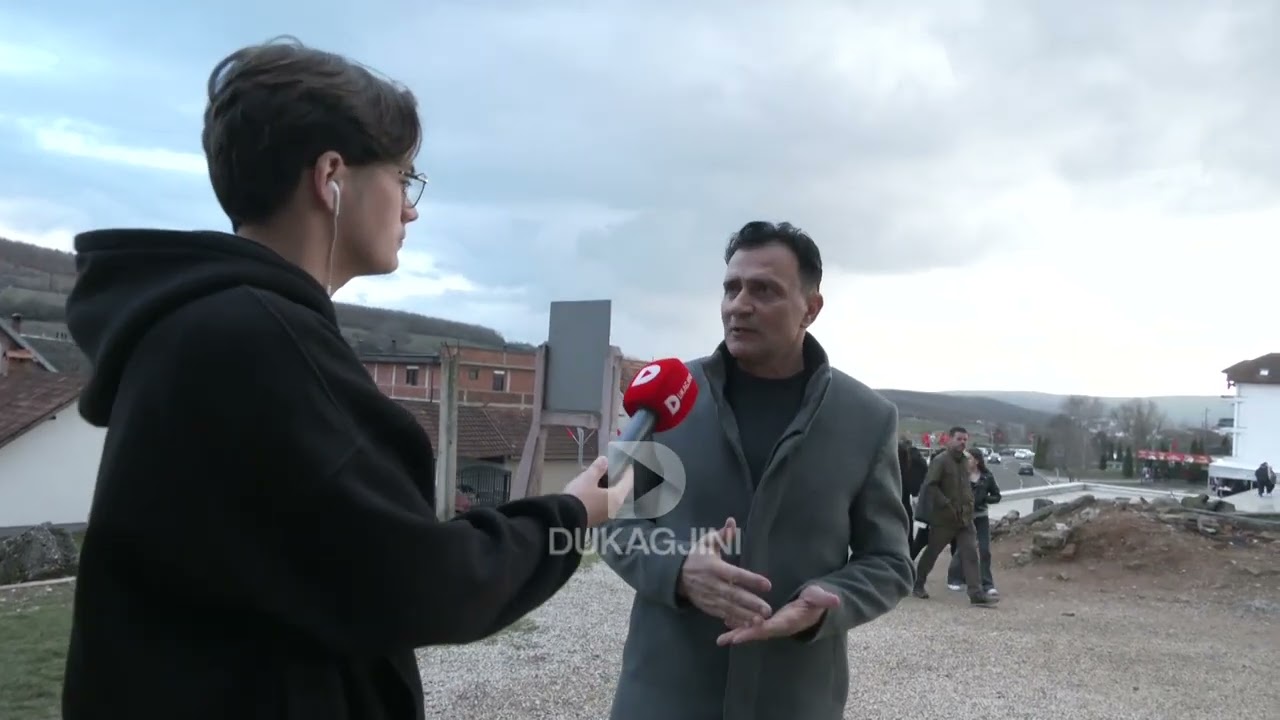 “Rifatit këtu i vɾitet gruaja, tri vajza dhe një djalë.” / “Rifati është gjallë. Prej sulmit në...