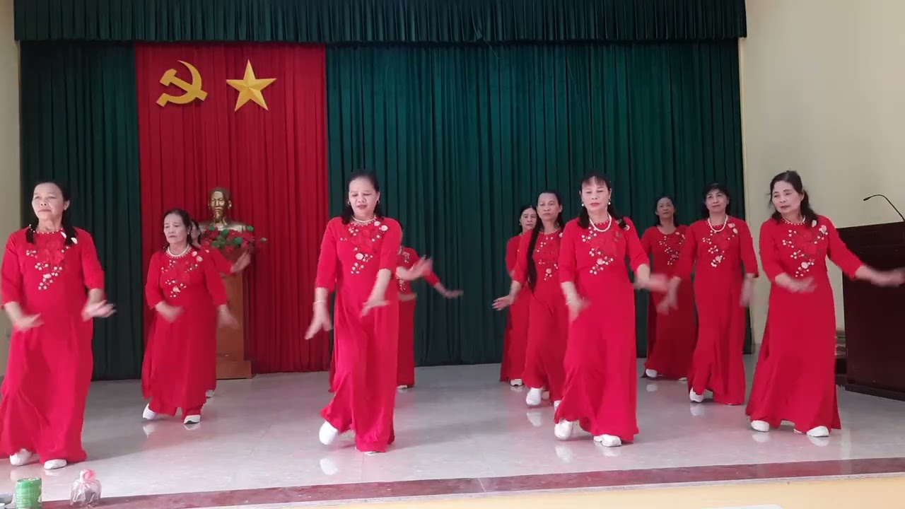 Clb Đoàn kết vui khỏe bài Nông thôn ngày mới