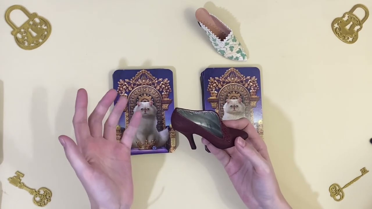 Une nouvelle personne arrive dans ta vie ? Qui ? Quand ? Tarot Interactif Amour Amiti&eacute; Guidance
