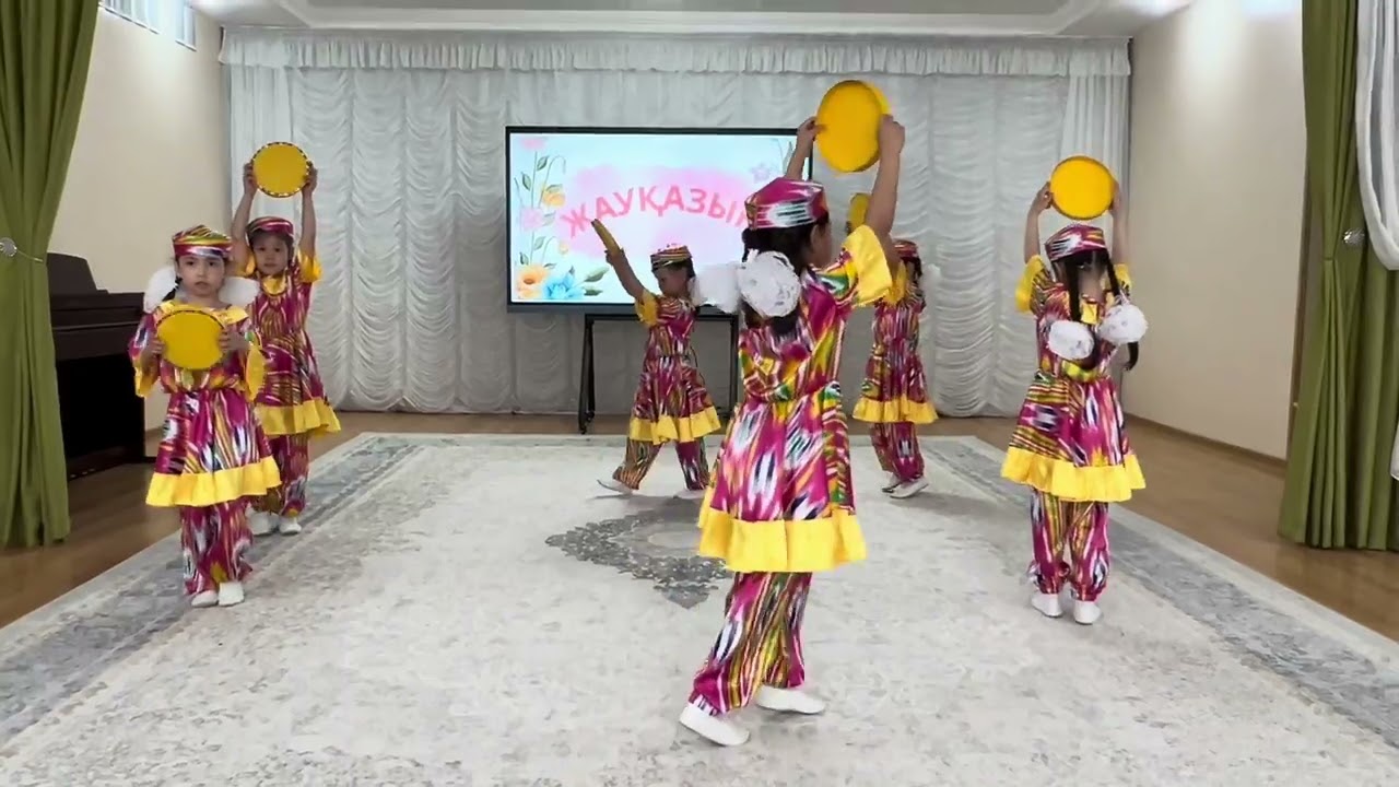 «Жауқазын» шығармашылық өнер фестивалі. Өзбек биі «Дойра».Хореограф: Умирбекова Шолпан Убайдуллаевна