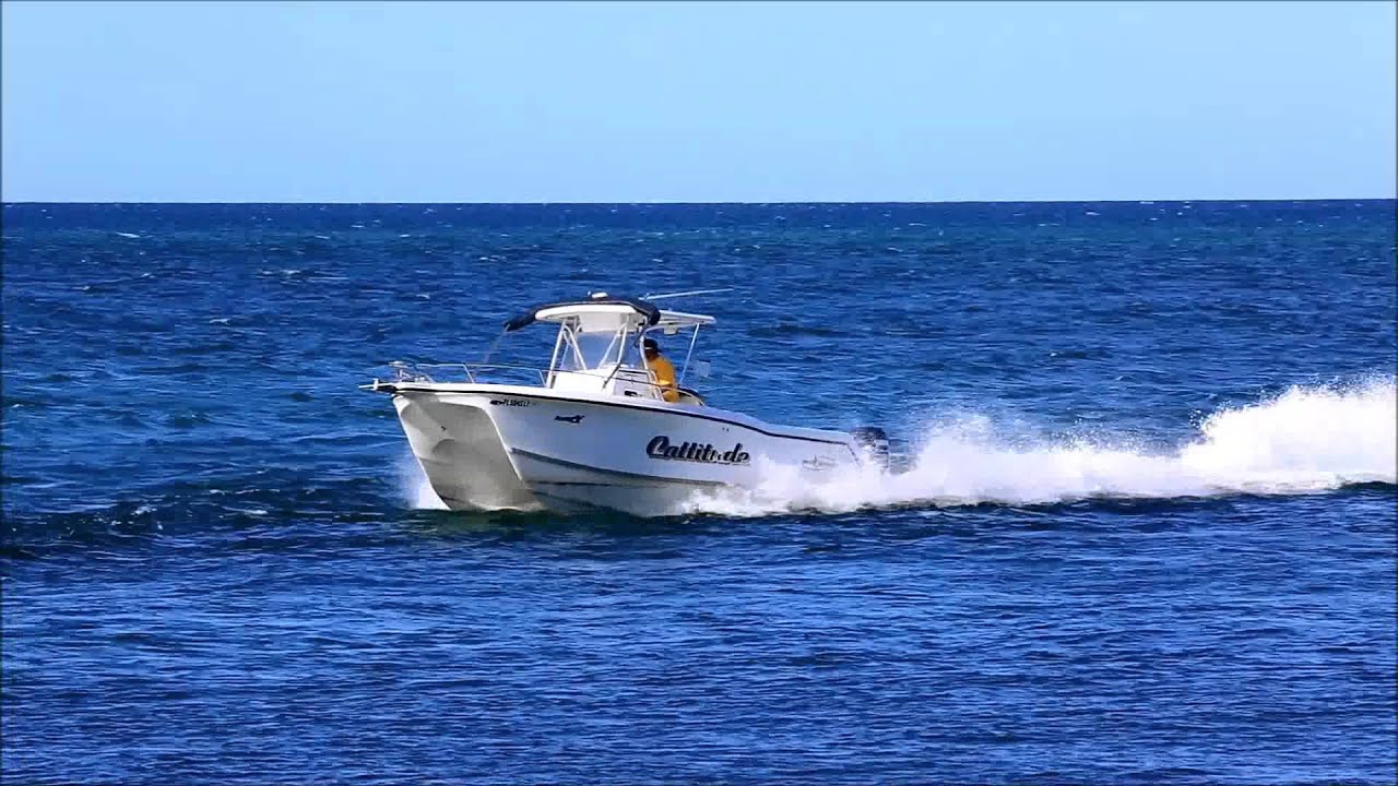 Pro-Sports Center Console Catamaran | CATTITUDE