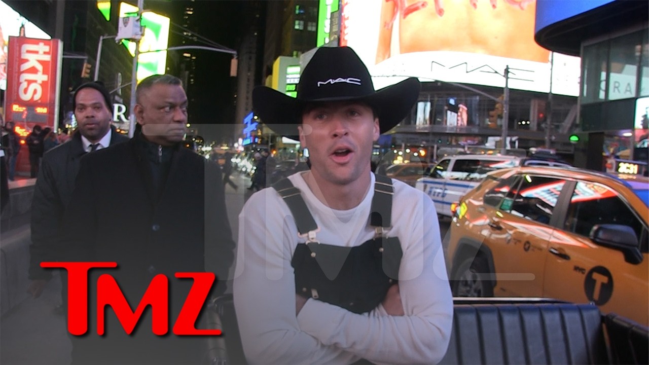 Rob Rausch Keeps Hush About New Girlfriend After Winning Big on 'Traitors' | TMZ
