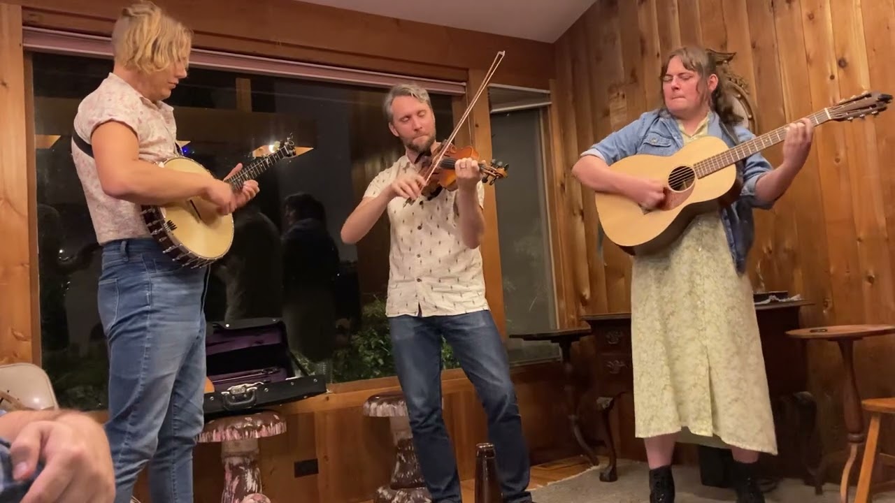Dorrigo, Tall Poppy Stringband House Concert