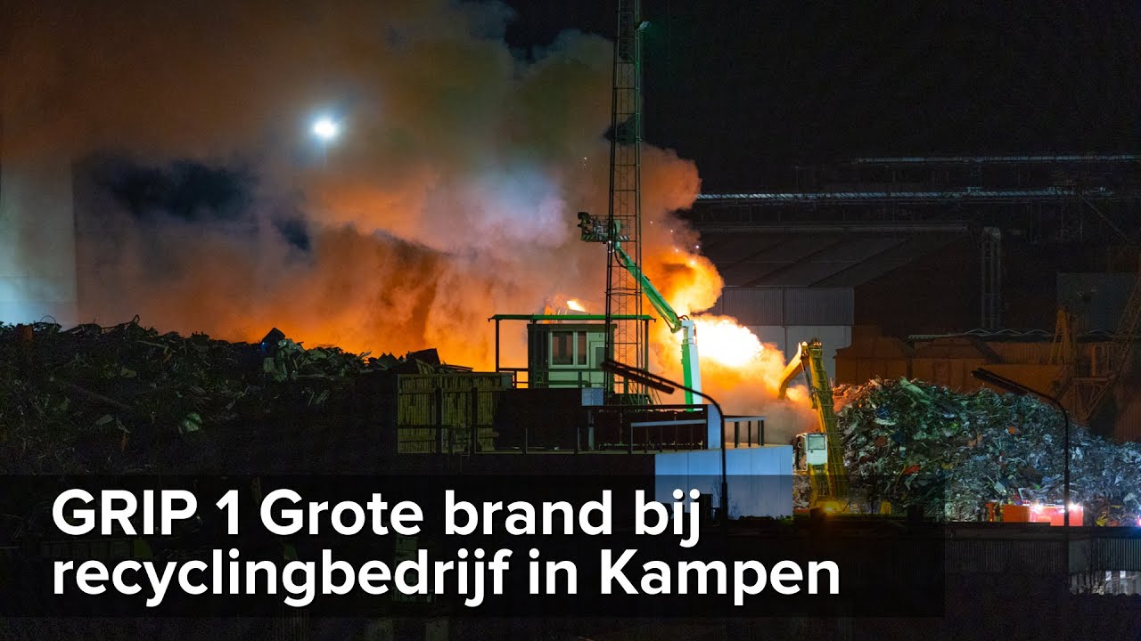 GRIP 1 Grote brand in schroothoop Haatlandhaven Kampen - ©StefanVerkerk.nl